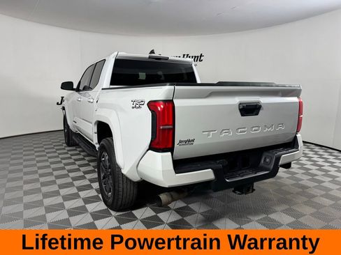 Used 2024 Toyota Tacoma TRD Sport image 9