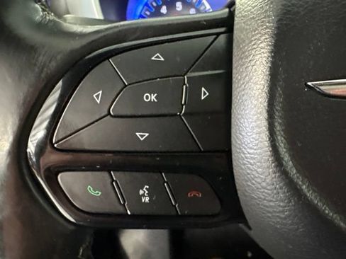 Used 2020 Chrysler Pacifica Touring-L Plus w/ S Appearance Package FWD image 22