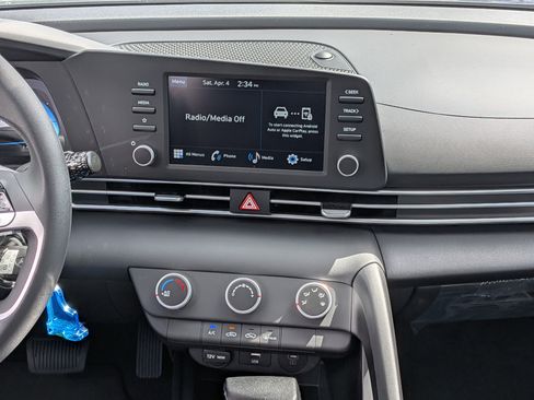 New 2026 Hyundai Elantra SE FWD image 19
