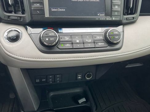 Used 2017 Toyota RAV4 Limited AWD/4WD image 21