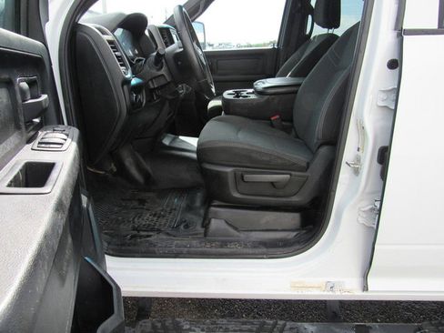 Used 2024 RAM 3500 Tradesman w/ Chrome Appearance Group AWD/4WD image 32