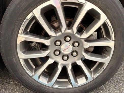 Used 2021 GMC Acadia Denali w/ Denali Ultimate Package AWD/4WD image 7