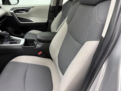 Used 2022 Toyota RAV4 XLE FWD image 26