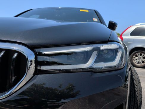 Used 2023 BMW 530i w/ Premium Package RWD image 3