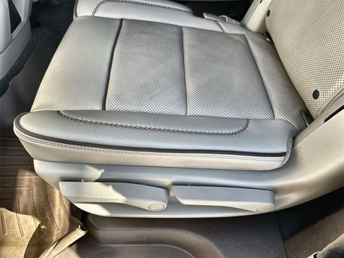 Used 2021 GMC Yukon Denali w/ Denali Ultimate Package image 17