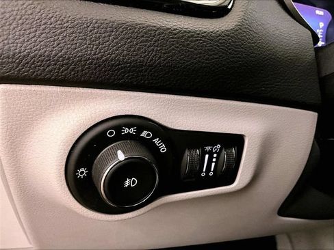 Used 2018 Jeep Compass Limited w/ Safe & Security Group AWD/4WD image 30