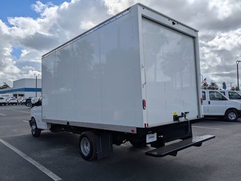 New 2025 Chevrolet Express 4500 Extended w/ Power Convenience Package image 7