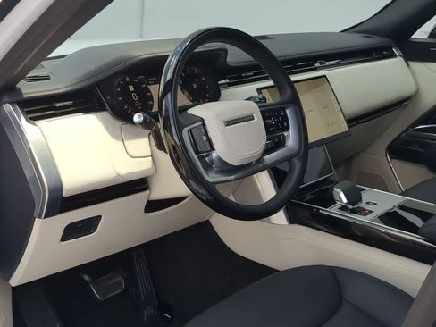 Used 2024 Land Rover Range Rover Long Wheelbase SE AWD/4WD image 10