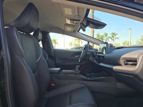 Used 2025 Toyota Prius XLE FWD image 10