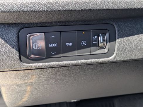 New 2026 Chevrolet Traverse Z71 w/ Enhanced Driving Package AWD/4WD image 14