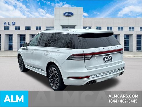 Used 2023 Lincoln Aviator Black Label w/ Class IV Trailer Tow Package image 9