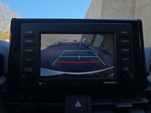 Used 2022 Toyota RAV4 XLE image 17