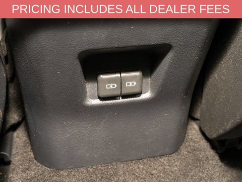 Used 2025 Toyota RAV4 XLE AWD/4WD image 7