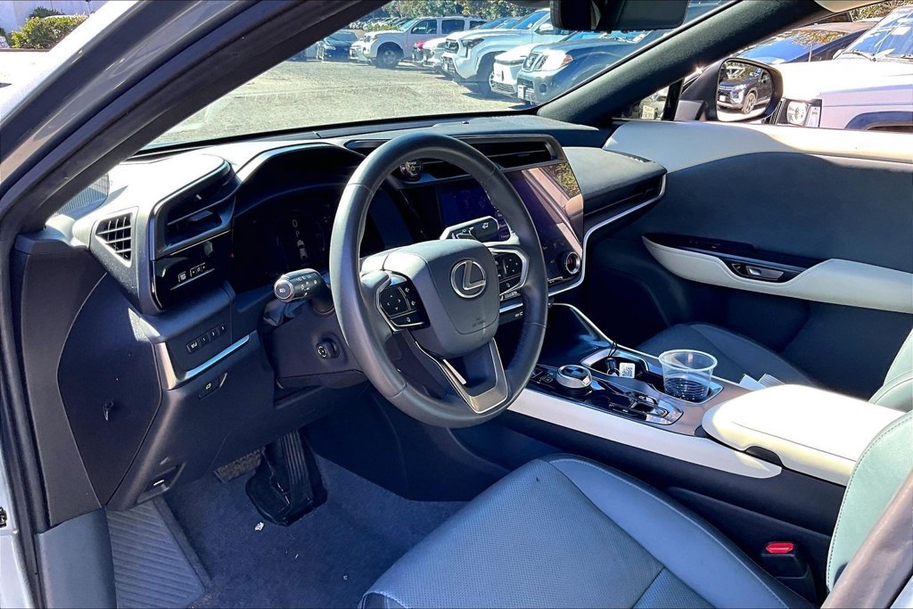 Used 2023 Lexus RZ 450e Premium w/ Technology Package AWD/4WD image 8