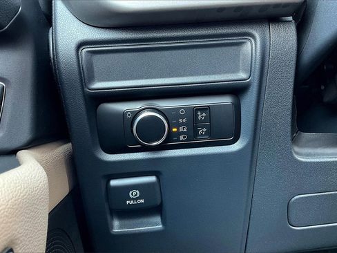 Used 2024 Ford Expedition XLT image 35