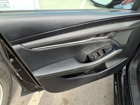 Used 2025 MAZDA MAZDA3 s Sport FWD image 6