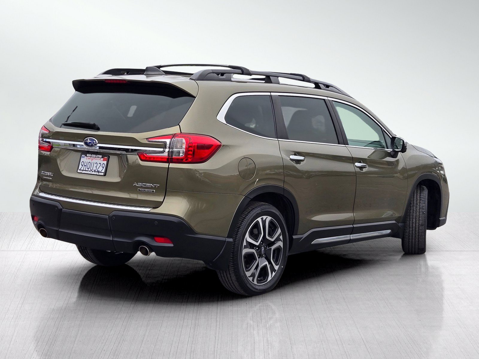 Used 2023 Subaru Ascent Touring AWD/4WD image 4