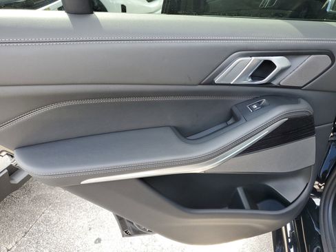Used 2025 BMW X5 sDrive40i w/ M Sport Package image 10