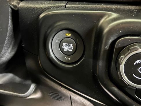 Used 2021 Jeep Wrangler Unlimited Sport image 35