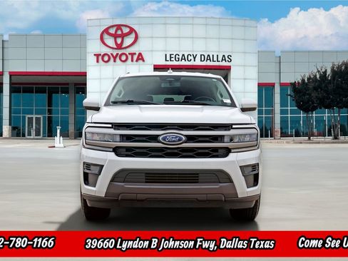 Used 2024 Ford Expedition XLT RWD image 5