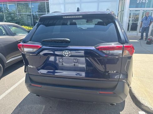 Used 2025 Toyota RAV4 XLE FWD image 6