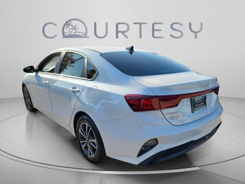 Used 2023 Kia Forte LXS w/ LXS Technology Package FWD image 2