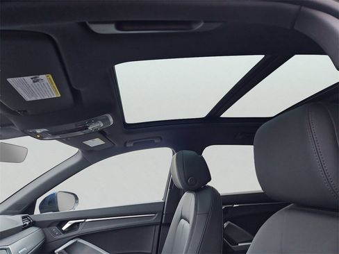 New 2025 Audi Q3 2.0T Premium image 8