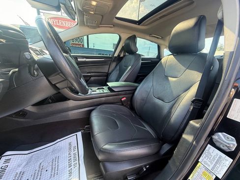Used 2019 Ford Fusion Titanium FWD image 8