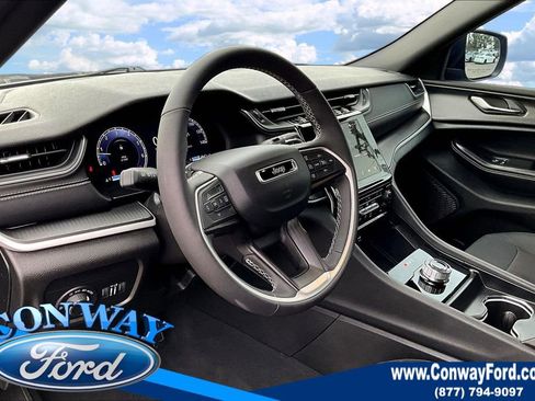 Used 2025 Jeep Grand Cherokee L Laredo w/ Luxury Tech Group I image 19