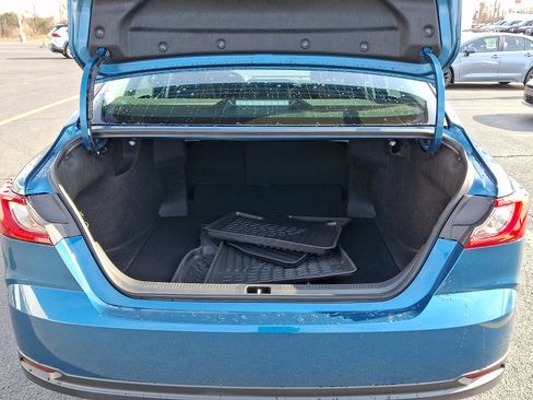 Used 2025 Toyota Camry LE image 27