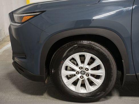 Certified 2024 Toyota Grand Highlander FWD image 5