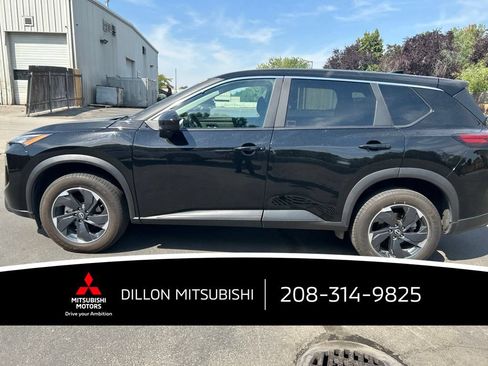 Used 2025 Nissan Rogue SV AWD/4WD image 18