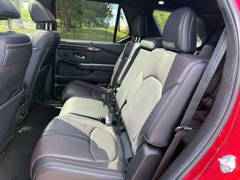 Used 2025 Honda Pilot Black Edition image 15