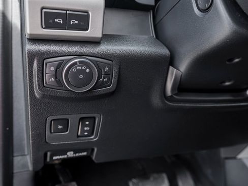 Used 2022 Ford F250 Lariat w/ Black Appearance Package image 23