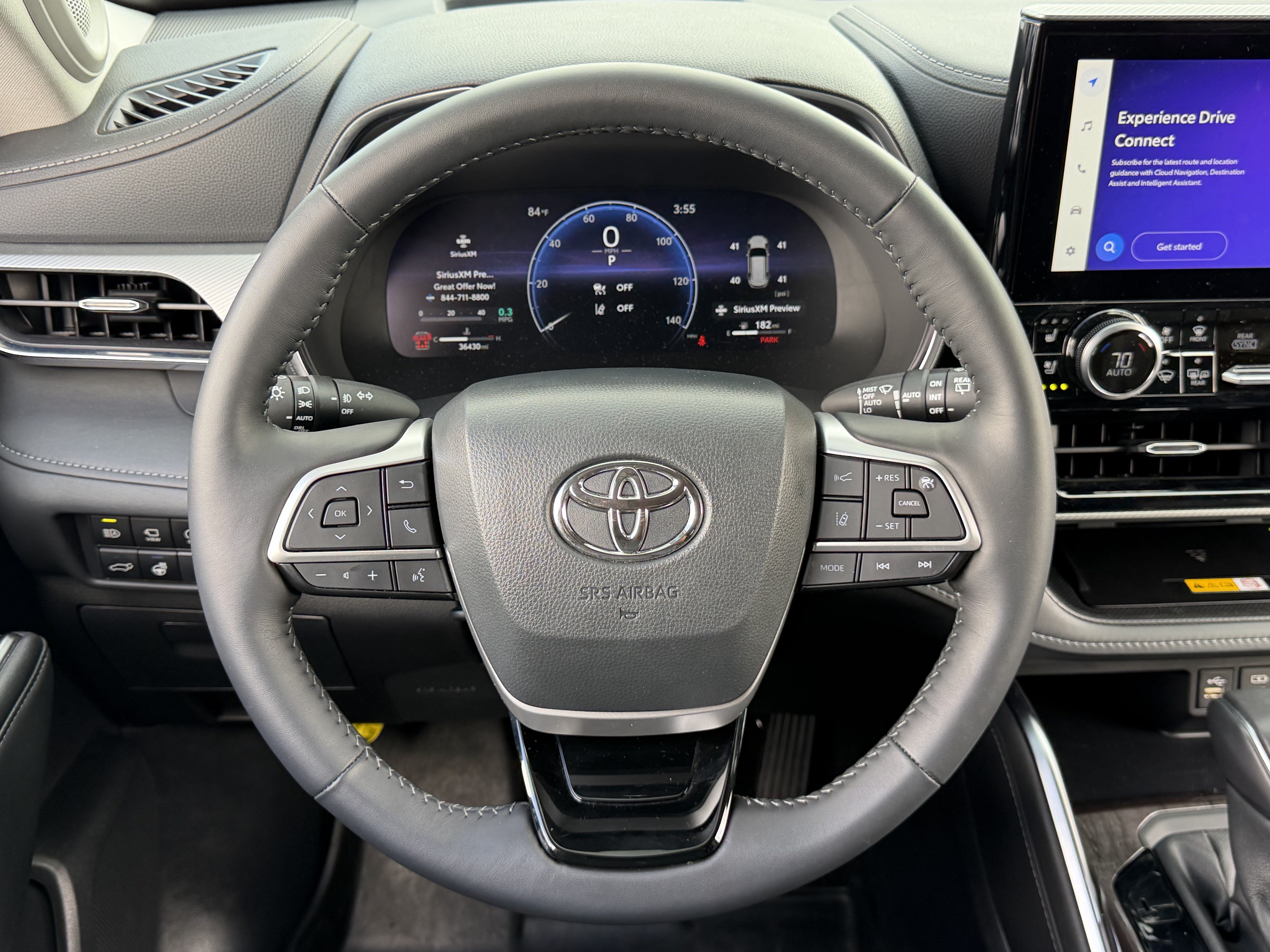 Used 2024 Toyota Highlander Platinum FWD image 16