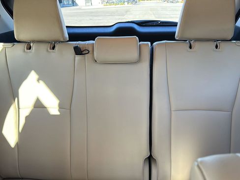 Used 2022 Toyota Highlander XLE image 27