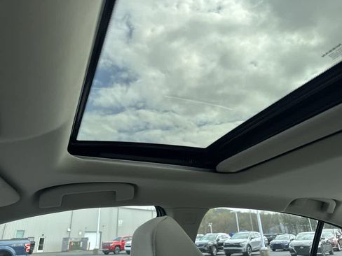 Used 2021 Nissan Altima 2.5 SV w/ SV Premium Package image 21