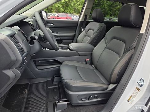 New 2026 Nissan Pathfinder SL FWD image 9