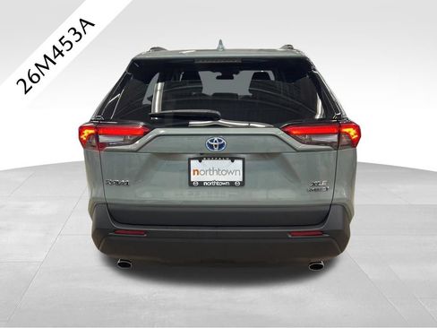 Used 2020 Toyota RAV4 XLE w/ XLE Grade Weather Package AWD/4WD image 30