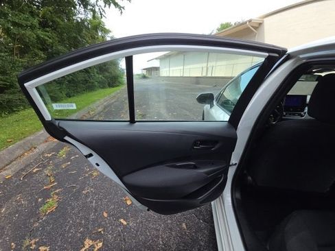 Used 2025 Toyota Corolla LE FWD image 29