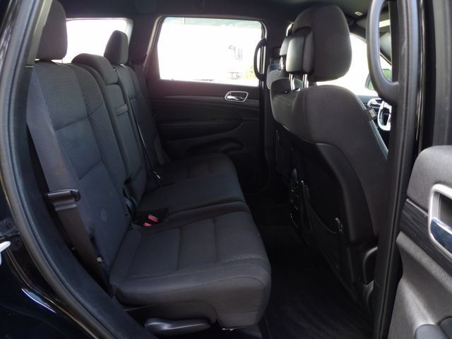 Used 2020 Jeep Grand Cherokee Laredo AWD/4WD image 9