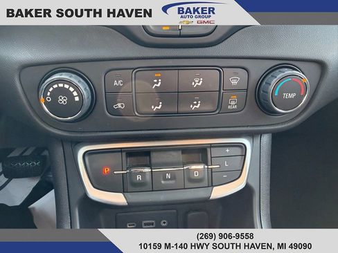 Used 2024 GMC Terrain SLE FWD image 23