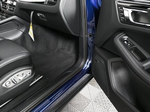 Certified 2026 Porsche Macan image 26