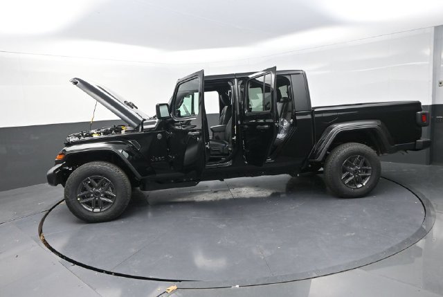 New 2026 Jeep Gladiator Sport AWD/4WD image 30