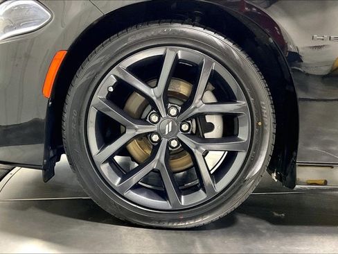 Used 2022 Dodge Charger R/T w/ Plus Group RWD image 9