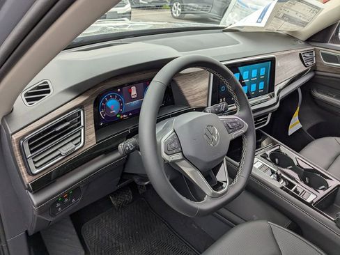 New 2025 Volkswagen Atlas SEL image 9