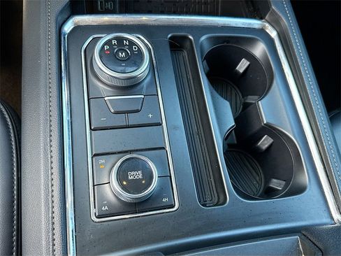 Used 2023 Ford Expedition XLT image 18