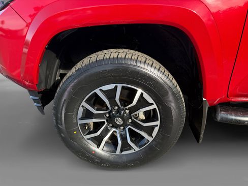 Used 2022 Toyota Tacoma TRD Sport w/ TRD Premium Sport Package image 9