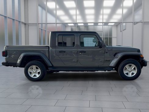 Used 2022 Jeep Gladiator Sport AWD/4WD image 3