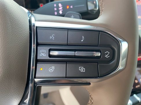 New 2026 GMC Yukon XL Denali w/ Advanced Technology Package image 27